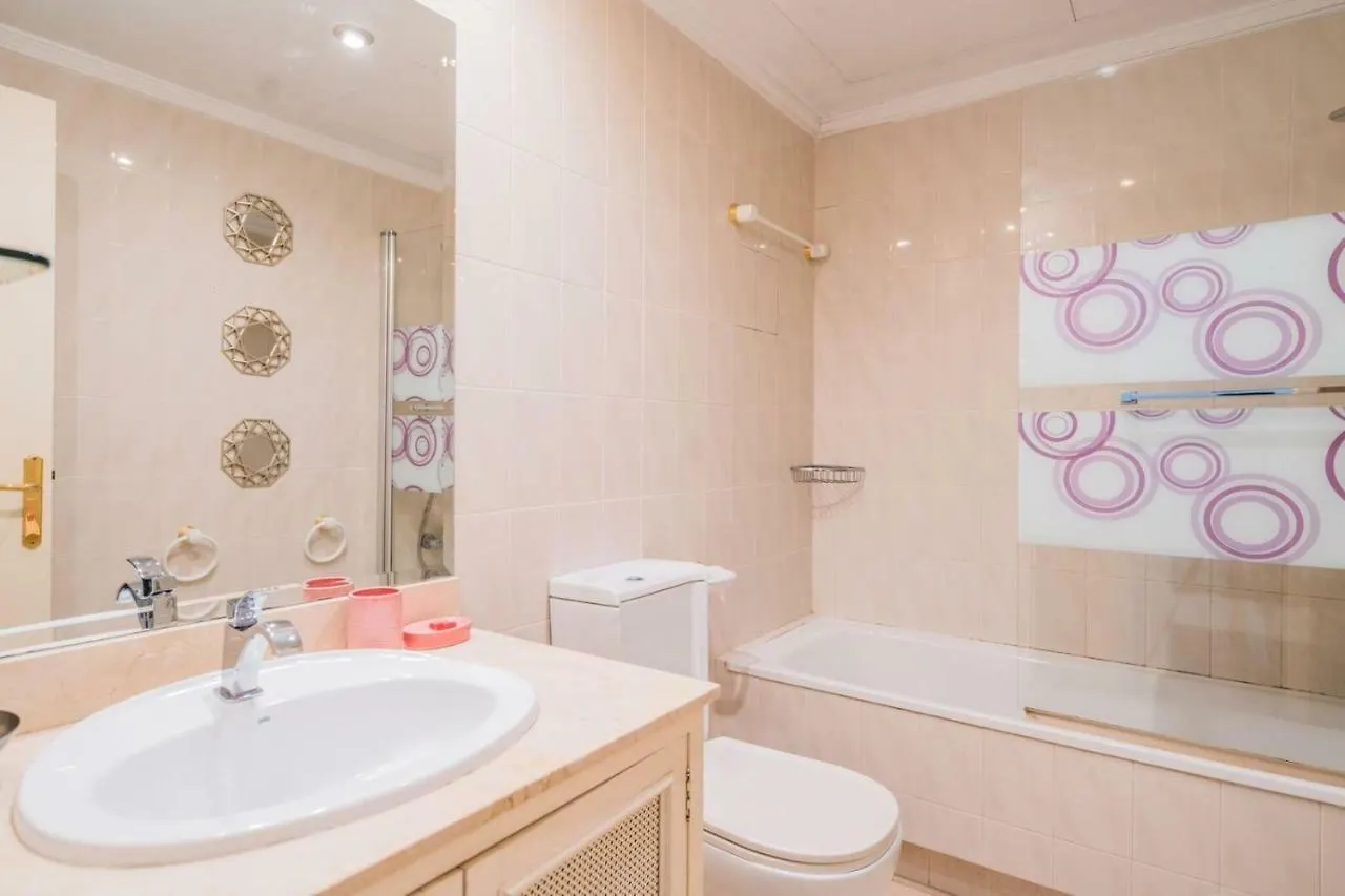 马尔韦利亚Aloha Gardens Townhouse公寓